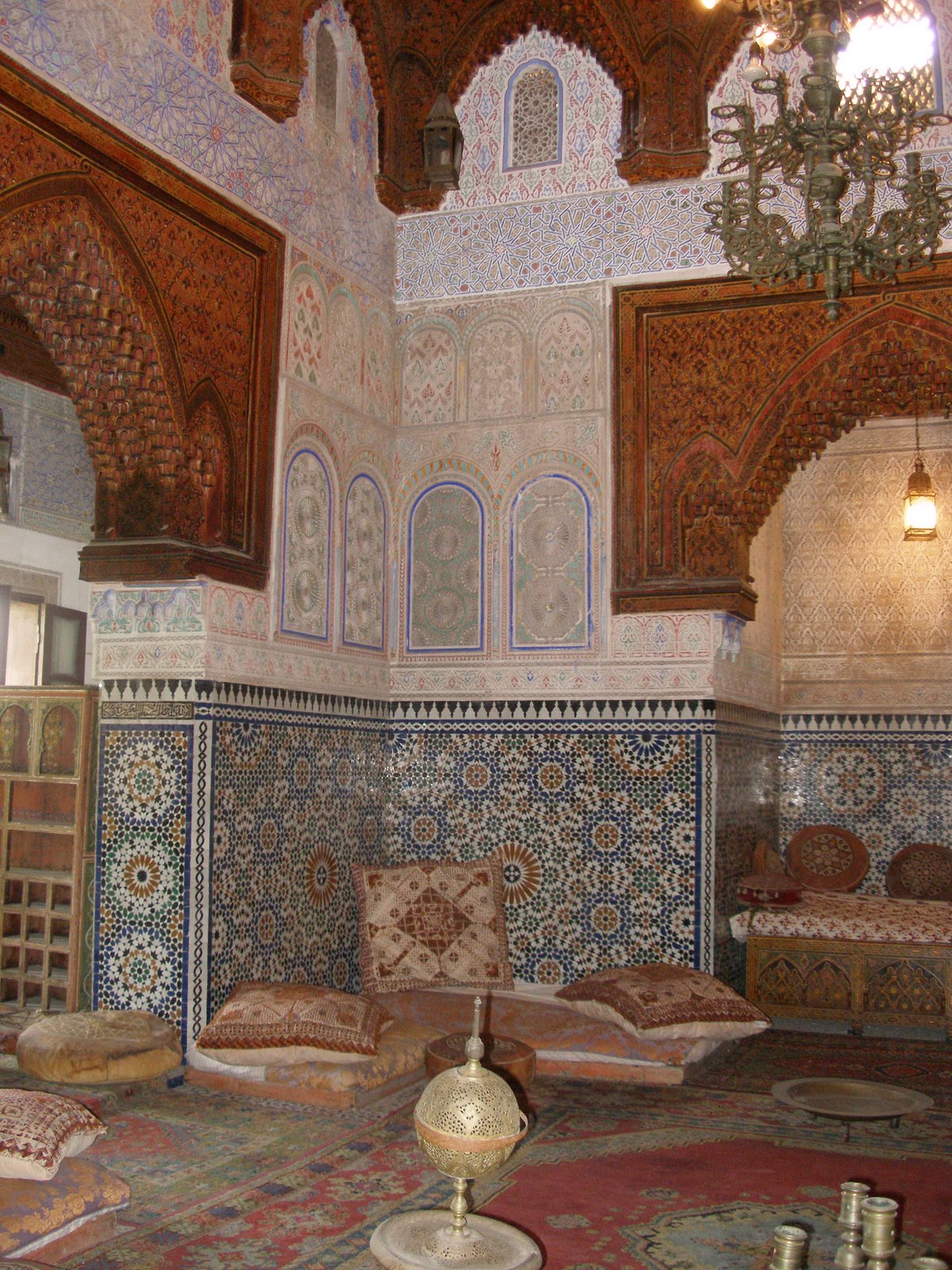 The elements of decorative arts in the Islamic and Moroccan architecture